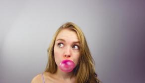 Maturità 2023, la gomma da masticare aumenta la concentrazione: lo dice la scienza