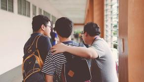 Ultimo giorno di scuola in Dad per evitare le feste: è polemica