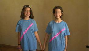Chiara e Stella, due tredicenni combattono per il distributore di assorbenti gratis a scuola