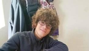 Jacopo a 15 anni vince un premio letterario e lo dona allo scuola per l'acquisto di libri