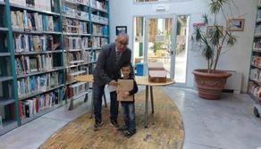Mattia 5 anni prende in prestito 125 libri in biblioteca in un anno e li legge tutti