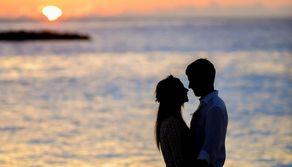 Primo bacio, prendere l'iniziativa o aspettare? Come sciogliere il dubbio