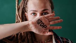 Insieme contro la violenza di genere: il decalogo della Polizia di Stato che non è solo per ragazze