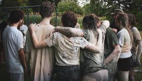 Maturando salta la scuola per spalare il fango, la lettera: "Abbiamo deciso di voler essere d'aiuto"