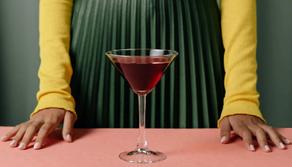 Giovani e alcol, su TikTok nasce il trend per la sobrietà