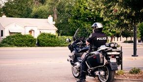 Polizia per proteggere le scuole più a rischio, le parole di Valditara