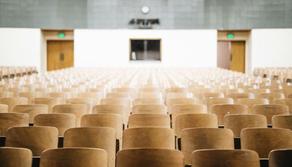 Prof assegna 22 politico agli esami, la denuncia della studentessa su TikTok: si può fare?