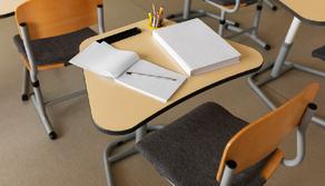 Aggredisce il docente a scuola e gli schiaccia la mano nella porta: studente sospeso per dieci giorni