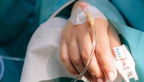 Va in gita scolastica in Germania e prende la meningite, 18enne ricoverata