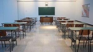 Chi rompe paga, chi sporca pulisce: l'iniziativa di un liceo per responsabilizzare gli studenti