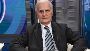 Il preside mette in vendita la collezione di fumetti per mandare gli studenti in gita