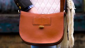 Scippano la prof, lo studente di 16 anni ferma il ladro: "Il mio eroe"