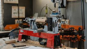 Perde il dito durante il PCTO a 18 anni, gli studenti: "Vogliamo immediatamente l’abolizione"