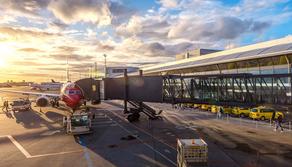 Pasqua, per i fuori sede torna l'incubo del caro voli: fino a 300 euro per Sicilia o Sardegna