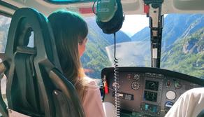 Strade interrotte per l'alluvione, la portano all'esame di Maturità in elicottero