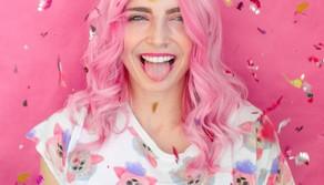 La studentessa di Medicina: "Posso presentarmi a un esame con i capelli rosa Big Babol?"