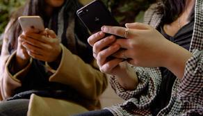 Vietare l'utilizzo di smartphone e social ai minori di 16 anni: lo chiede la Gen Z