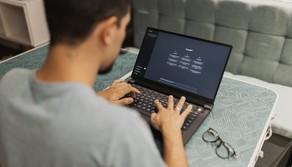 Tesi di laurea, anche i relatori hanno un'anima: "Studente ha fatto metà della tesi con ChatGPT, come mi devo comportare?"