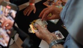 Un giovane su tre investe nelle carte collezionabili