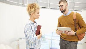 “Avete mai gonfiato i voti universitari con i colleghi?”: la domanda scatena i social