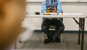 Da Onlyfans a Instagram: in arrivo un codice etico per i prof sull'uso dei social