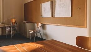 Stop ai diplomifici e nuove regole per i docenti idonei: cosa prevede la parte sulla scuola del decreto PNRR