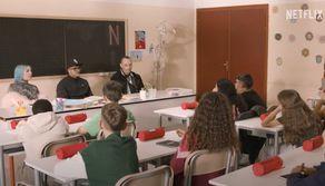 Nuova Scena 2, i giudici a scuola prof per un giorno. Geolier: "Ho fatto l'esame rappando"