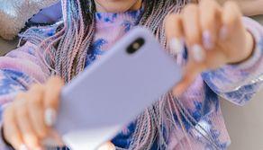 La GenZ rifugge lo stress del lavoro: meglio vivere da influencer che diventare manager