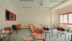 La prof bullizza le studentesse: “Obesa, anoressica, poco di buono”. Scatta lo sciopero