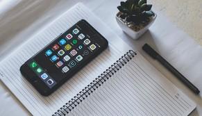 Sul registro elettronico spuntano pubblicità e videogiochi: la piattaforma ritira i contenuti