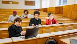 Lo sfogo dell’universitario alle prese con il corso di inglese: "Faccio schifo, non capisco nulla". Come risolvere?