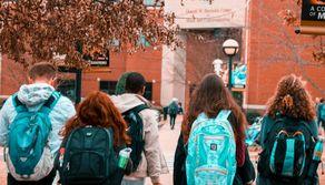 A scuola col whisky: la "colazione" fuorilegge mette nei guai uno studente minorenne
