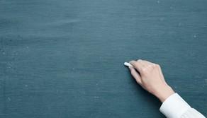 La studentessa è impreparata, la prof la bullizza: "Non ti alzo le mani, hai un intelletto davvero piccolo"