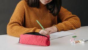 Un studentessa racconta 10 anni di molestie da parte del patrigno: il tema scolastico che ha rotto il silenzio