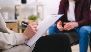 Uno psicologo in ogni scuola: in Parlamento la proposta per aiutare gli studenti a migliorare il benessere mentale