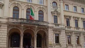 Professore muore in un incidente stradale, gli studenti lanciano una raccolta fondi per aiutare la famiglia