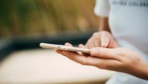 Smartphone vietati a scuola fino a 15 anni: anche l’Europa ci pensa, i dati dimostrano che i device peggiorano i voti