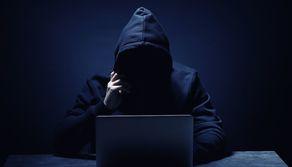 Bloccato l'accesso a Internet a un 17enne: voleva riorganizzare le camicie nere