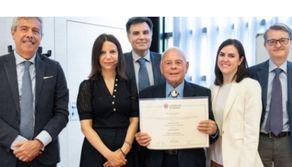 Si laurea in Giurisprudenza a 85 anni: si era iscritto prima del crollo del Muro di Berlino