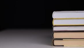 Nuove edizioni e adozioni (quasi) senza limiti, tanta carta e pochi sconti: 10 motivi per cui esiste il caro-libri