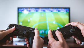 Giocare 15 ore al giorno: in Cina la dipendenza da gaming si cura così