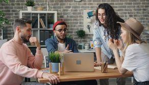 Il paradosso dei Millennials: titoli alti, stipendi bassi