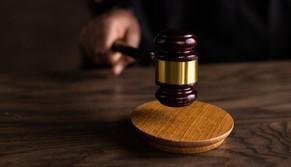 Preside tiene aperta la scuola durante lo sciopero, il prof lo rimprovera di fronte agli studenti