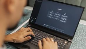 Studente investe 100 dollari seguendo i consigli dell'IA: dopo un mese guadagna più della borsa di Wall Street