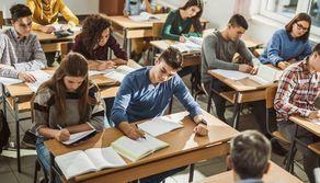 Quali sono le peggiori copiature a cui avete assistito? La domanda scatena i racconti degli studenti