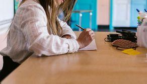 Maestra per cinque anni, ma non aveva il diploma: dopo la denuncia dovrà restituire quasi 100 mila euro