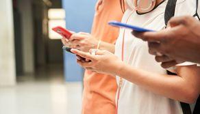 La Danimarca va verso lo stop ai social network per i minori di 15 anni: i motivi della scelta