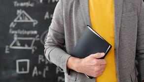 Docenti, firmato il nuovo contratto: lo stipendio dei prof aumenta in media di 150 euro