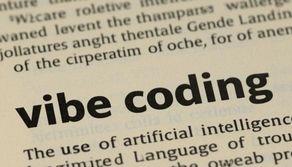 Vibe Coding: cosa significa il termine scelto dal dizionario Collins come parola dell'anno