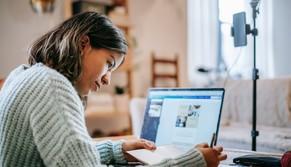 Homeschooling, l'esperienza di due ragazze che studiano così da tempo. La mamma: "La scuola pubblica non mi soddisfa"